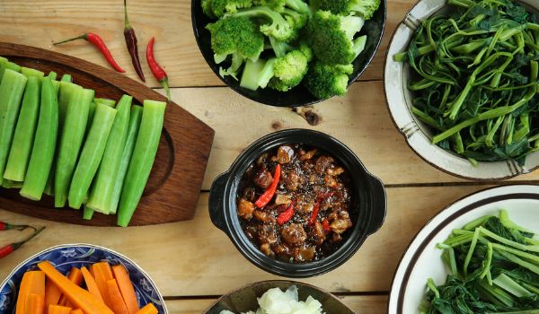 Cải thiện bữa ăn hằng ngày bằng cách bổ sung nhóm rau xanh, tăng cường chất sơ hiệu quả
