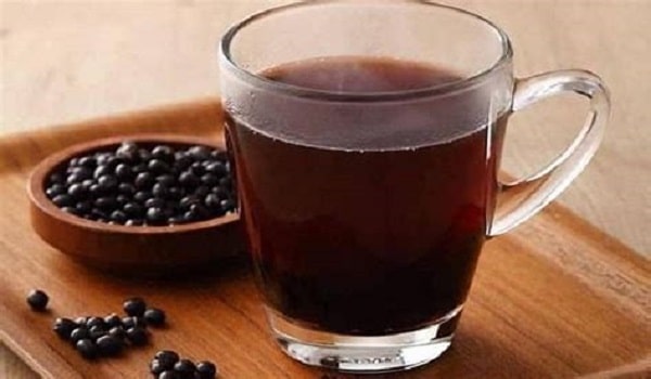 Đậu đen thuộc top nước uống mát gan trị mụn hiệu quả