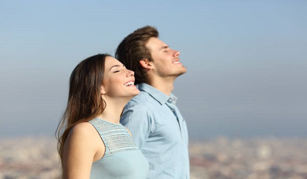 hai người đang hít thở không khí, Bài tập cân bằng âm dương