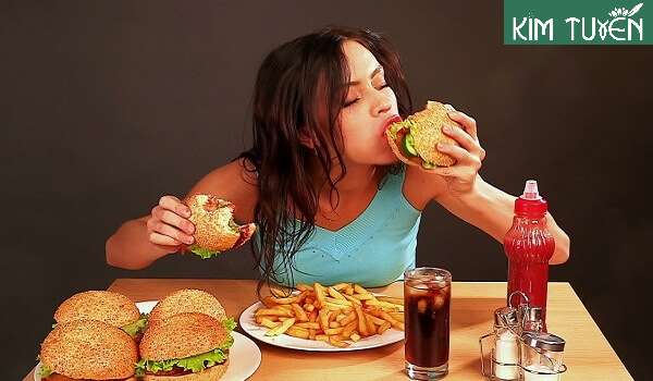 Chế độ ăn uống không điều độ gây ảnh hưởng tiêu cực đối với sức khỏe