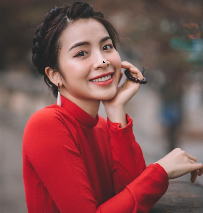 Phụ nữ có nốt ruồi ở đầu mẫu thường có cuộc sống viên mãn.