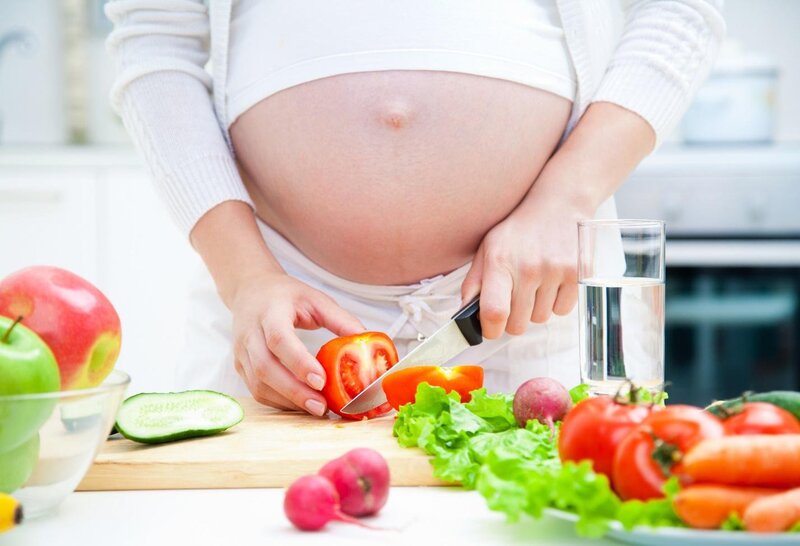 Cần cân đối trong dinh dưỡng đối với bà bầu
