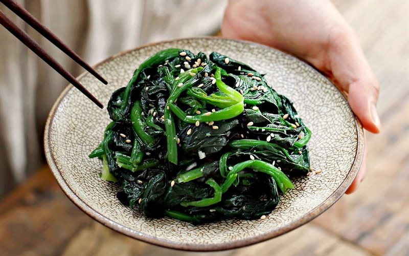 Rau bina thường được ăn cùng với vừng