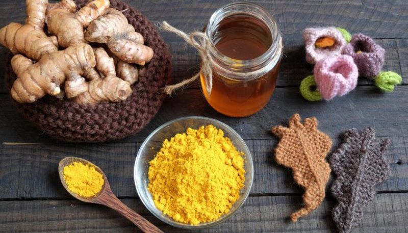 Cải thiện dạ dày với viên nghệ mật ong