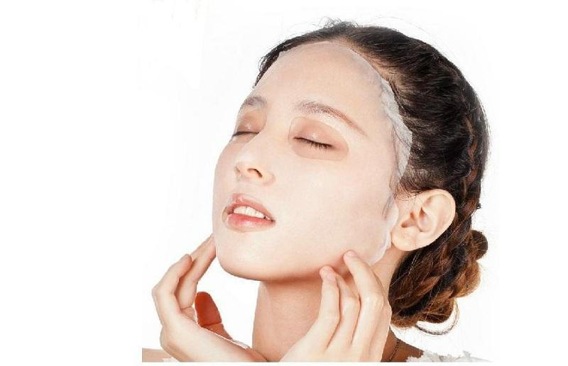 Da mịn màng và được cấp ẩm nhờ đắp mặt nạ