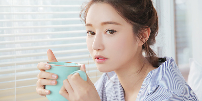 Uống nước ấm sau mỗi chuyến đi bị say xe