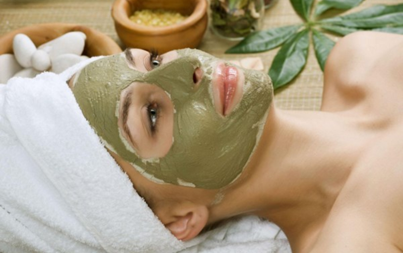 Ngăn ngừa lão hóa với đắp mặt nạ tảo xoắn